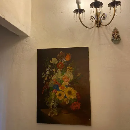 La Casa Gialla *